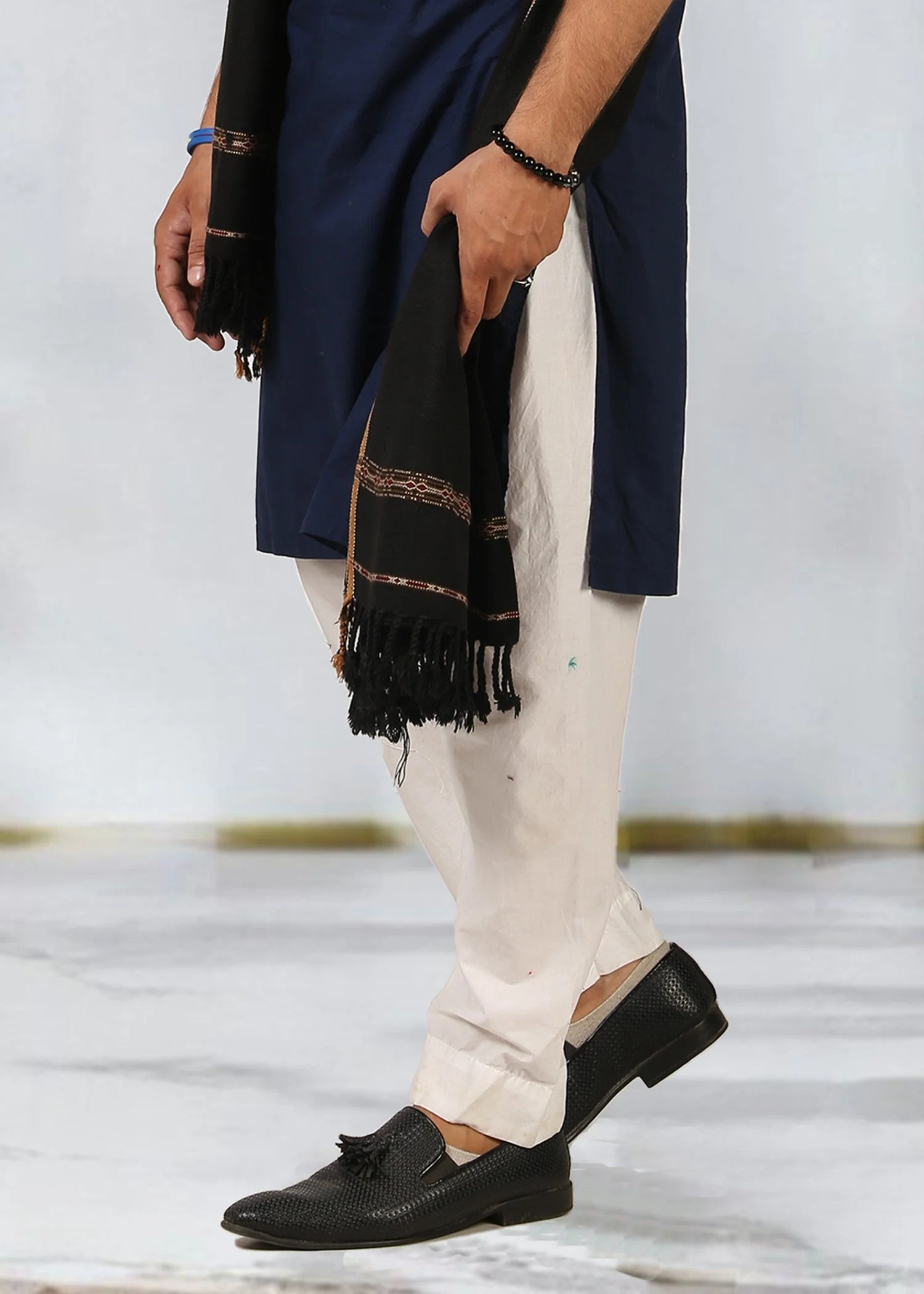 Dhussa Peshawari Shawl For Men (Medium) - Black