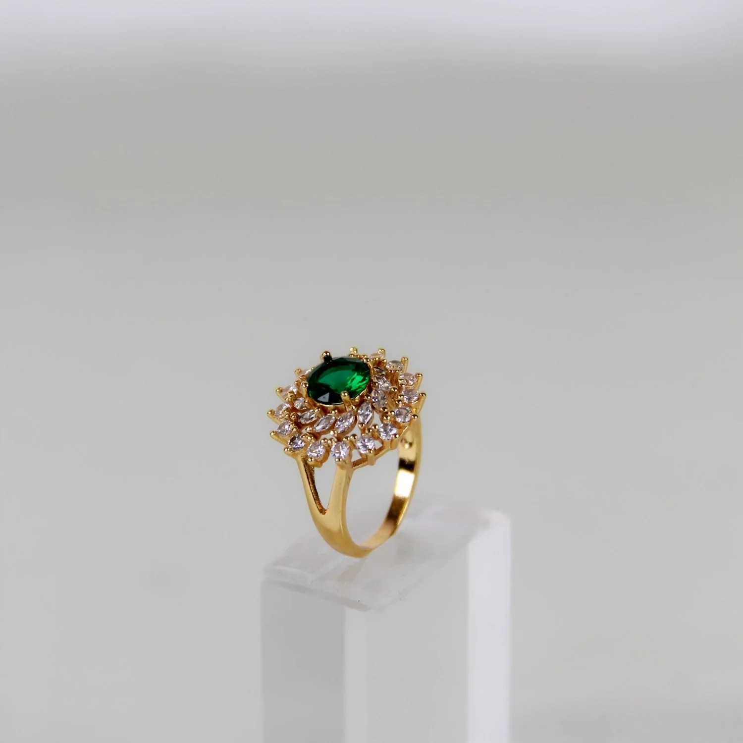 Chic by Gems | green zircon lady ring