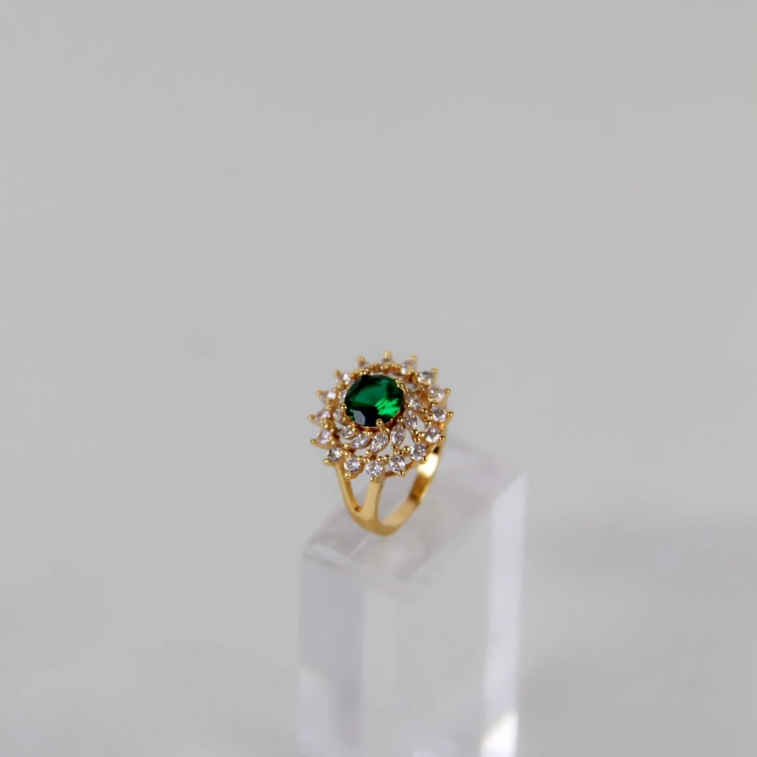 Chic by Gems | green zircon lady ring