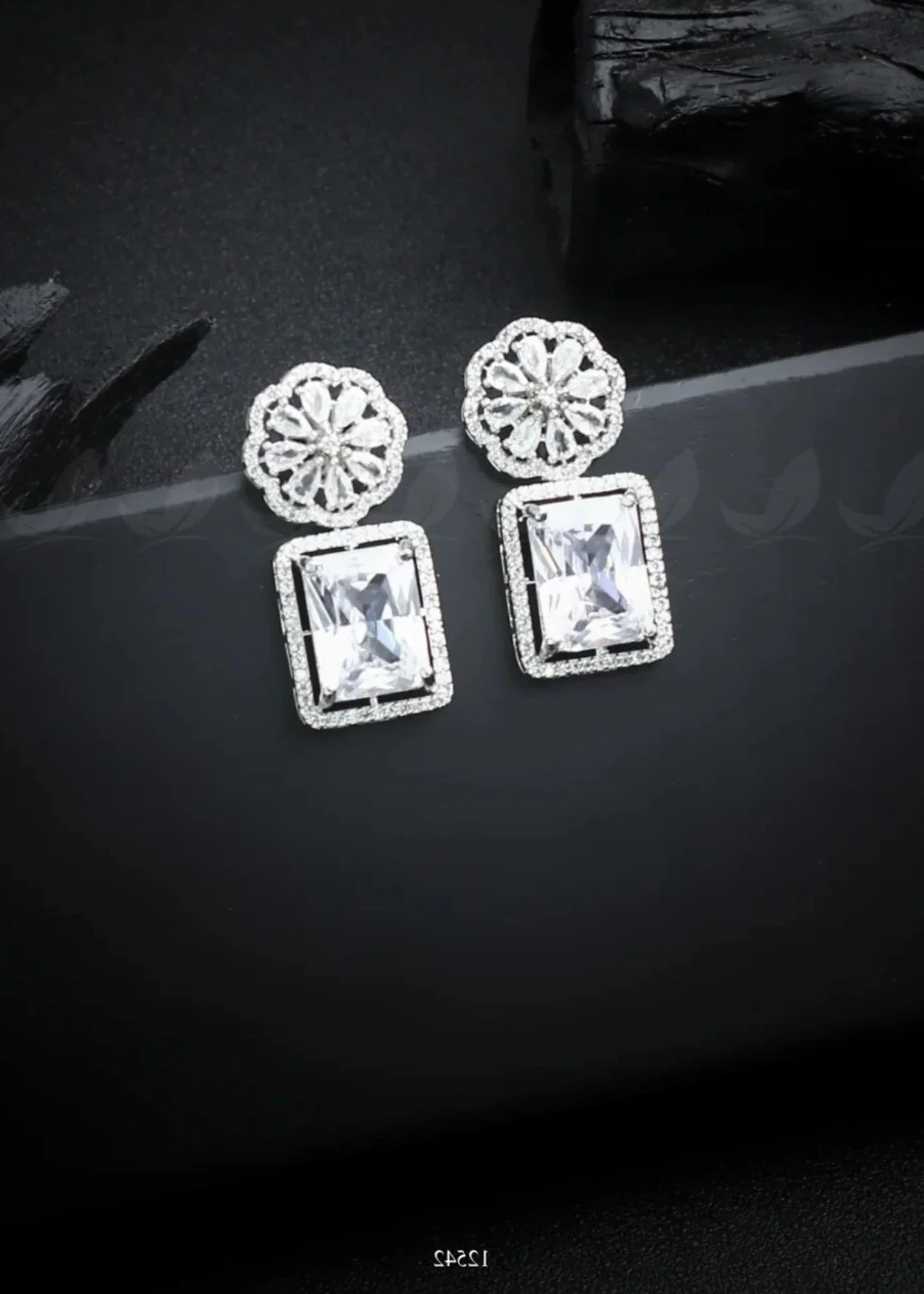 Daphne Earrings - Silver White