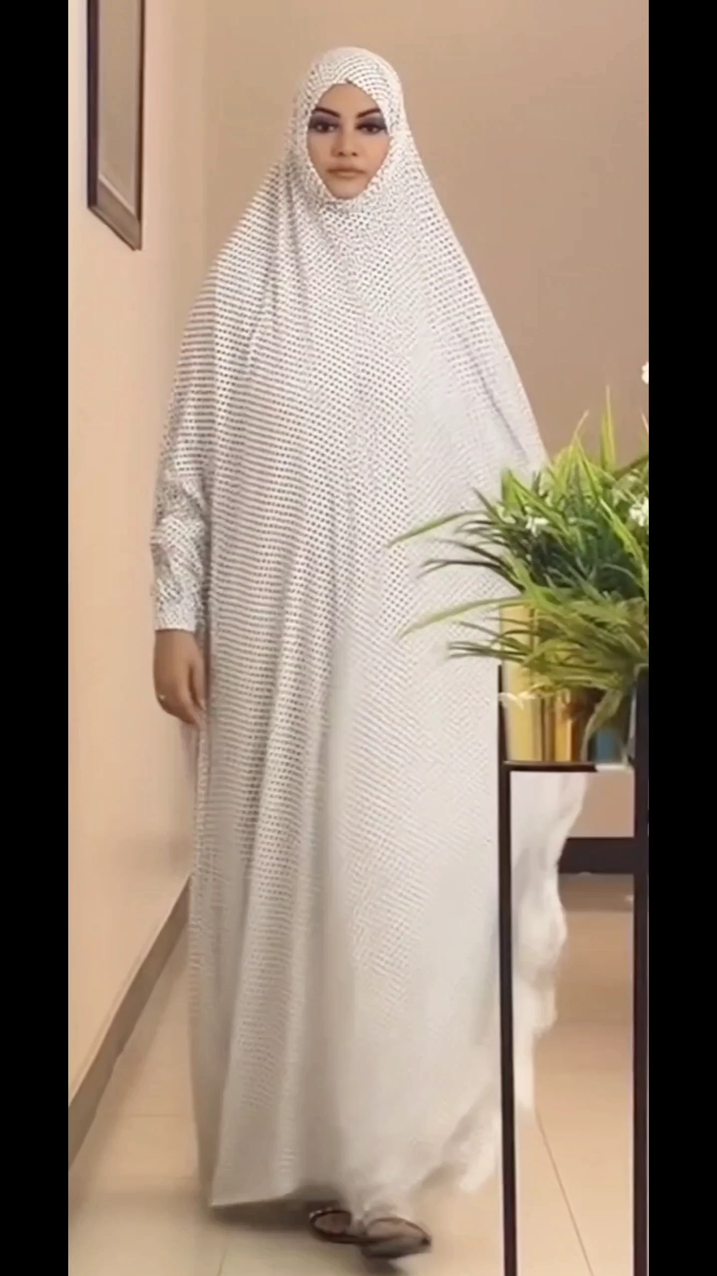 Namaz Chadar With Sleeves - Polka Dots