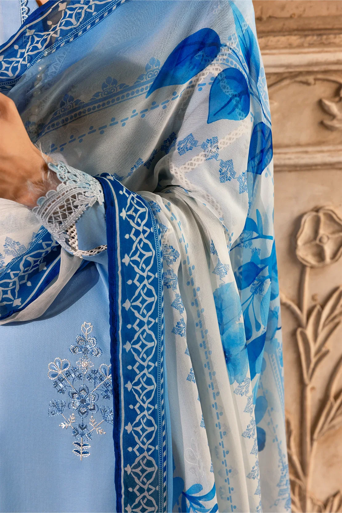 3 Piece - Premium Embroidered Luxury Lawn - 571 4 3 Piece - Premium Embroidered Luxury Lawn - 571