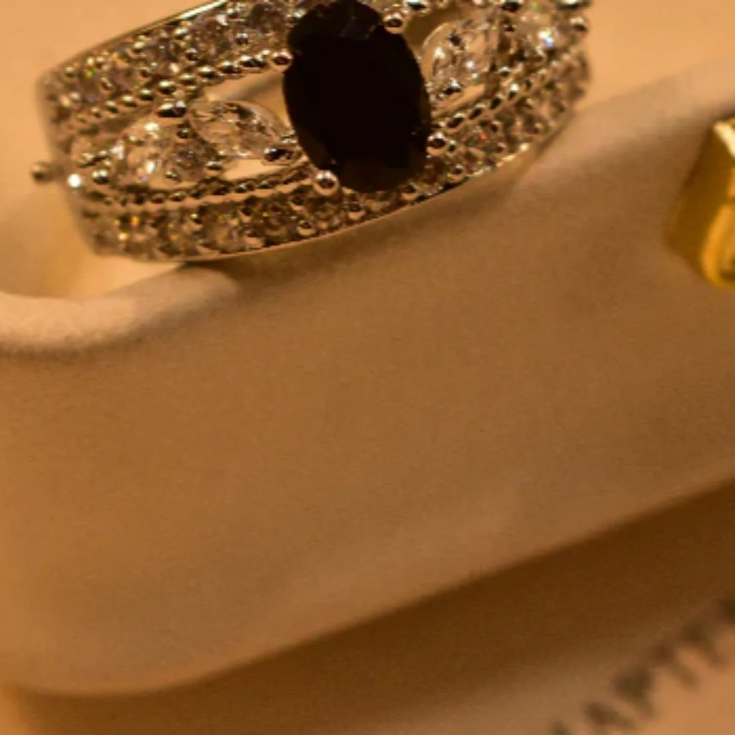 Glamorous Design Silver black Plated Crystal Stones Ring