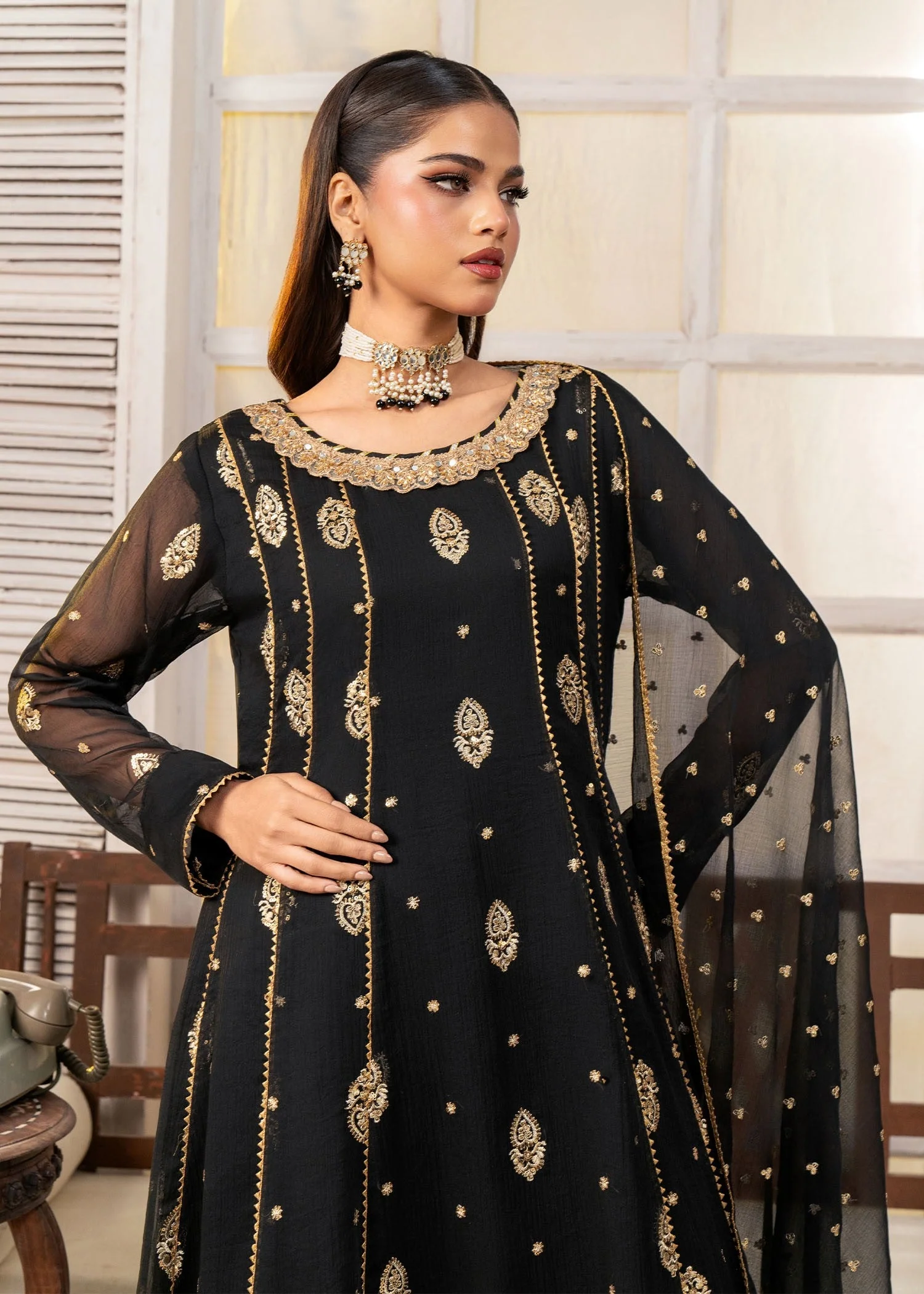 Gulnaar- Black 4 Gulnaar- Black