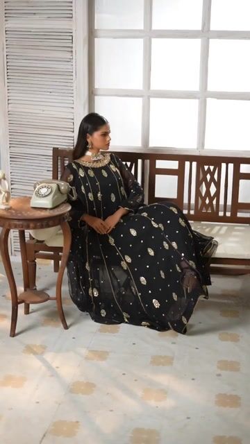 Gulnaar- Black 5 Gulnaar- Black