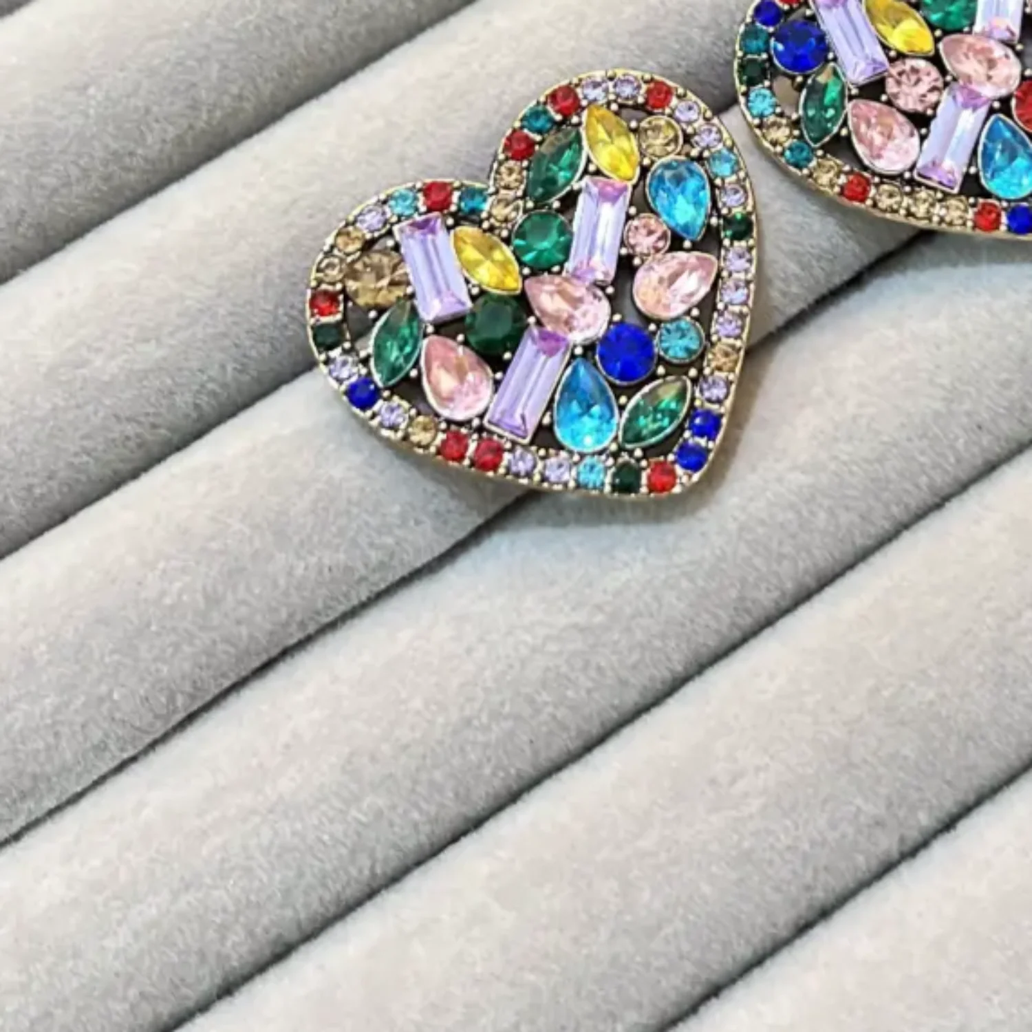 HEART STUDS