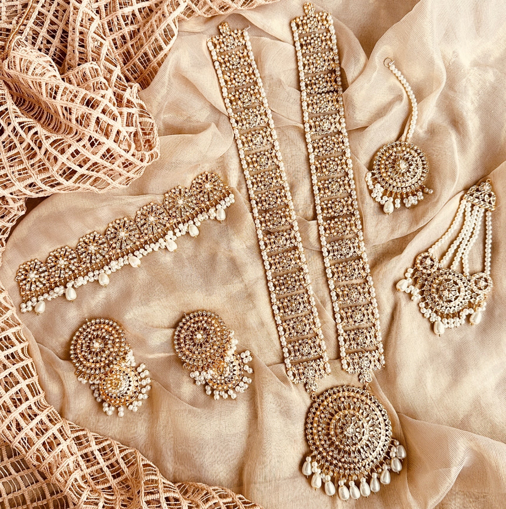 Jahan-e-Nizam Bridal Set