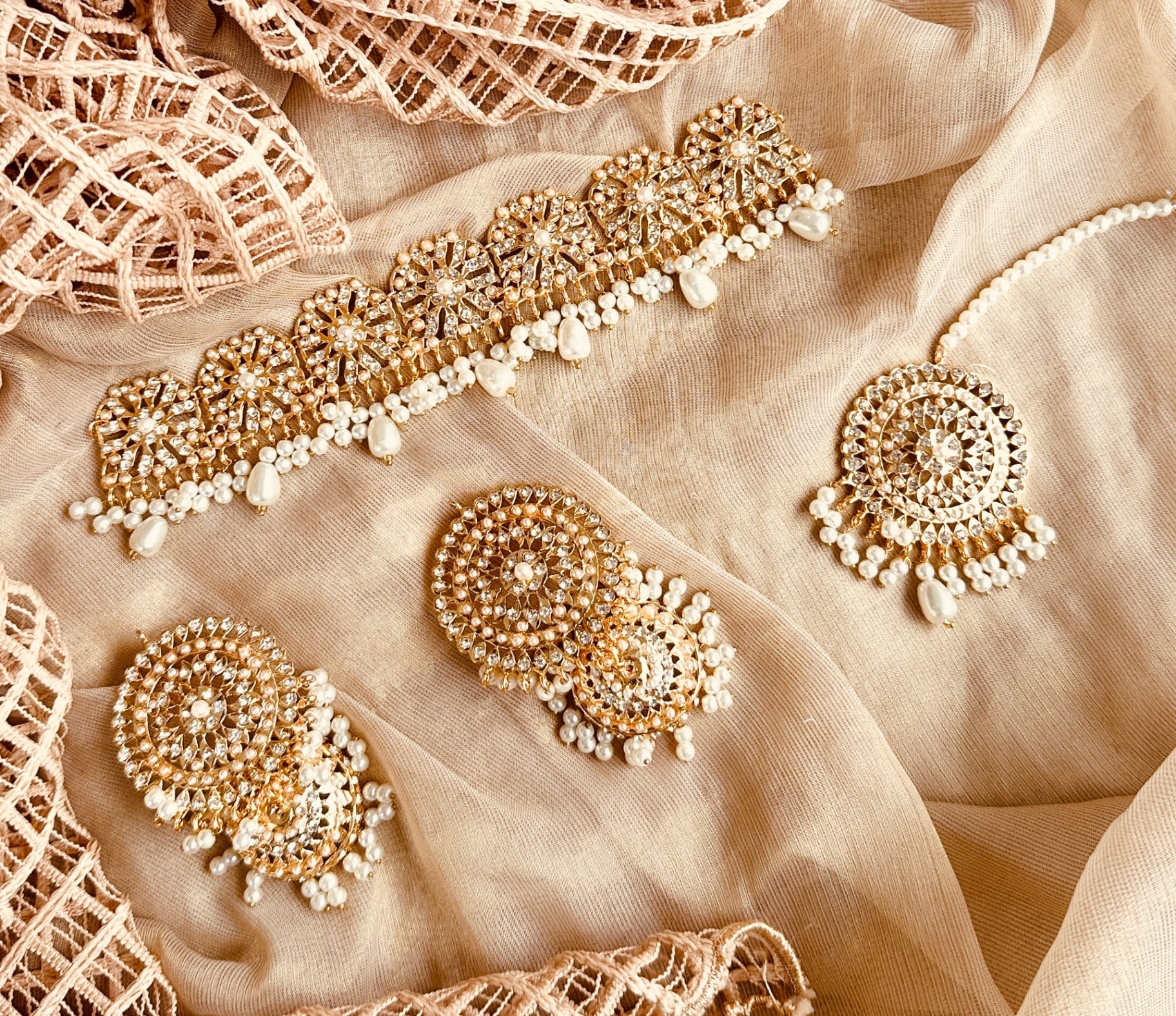 Jahan-e-Nizam Bridal Set