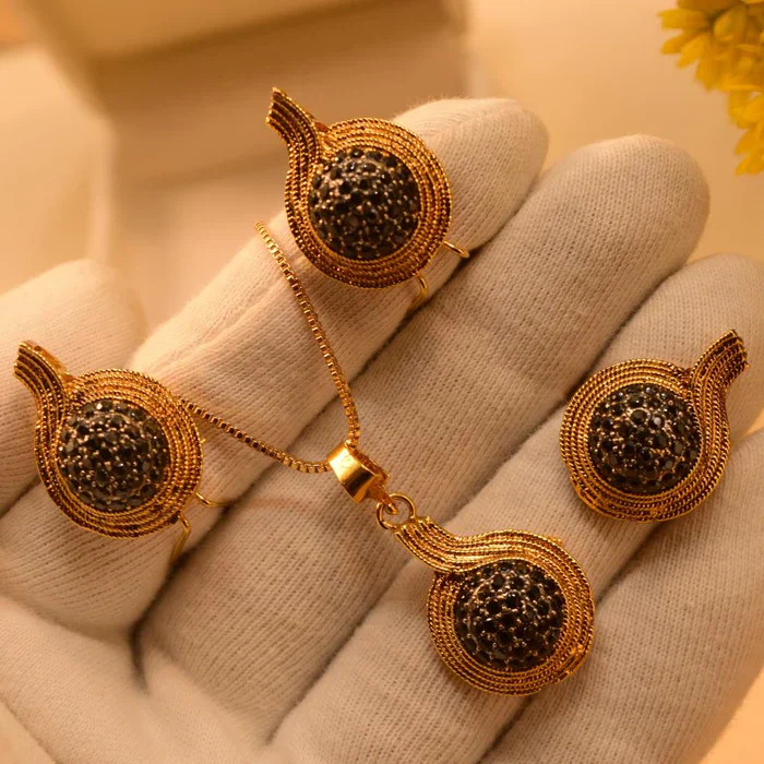 black Glamorous 24K Gold Plated Crystal Stones Necklace Set for Girls/Women