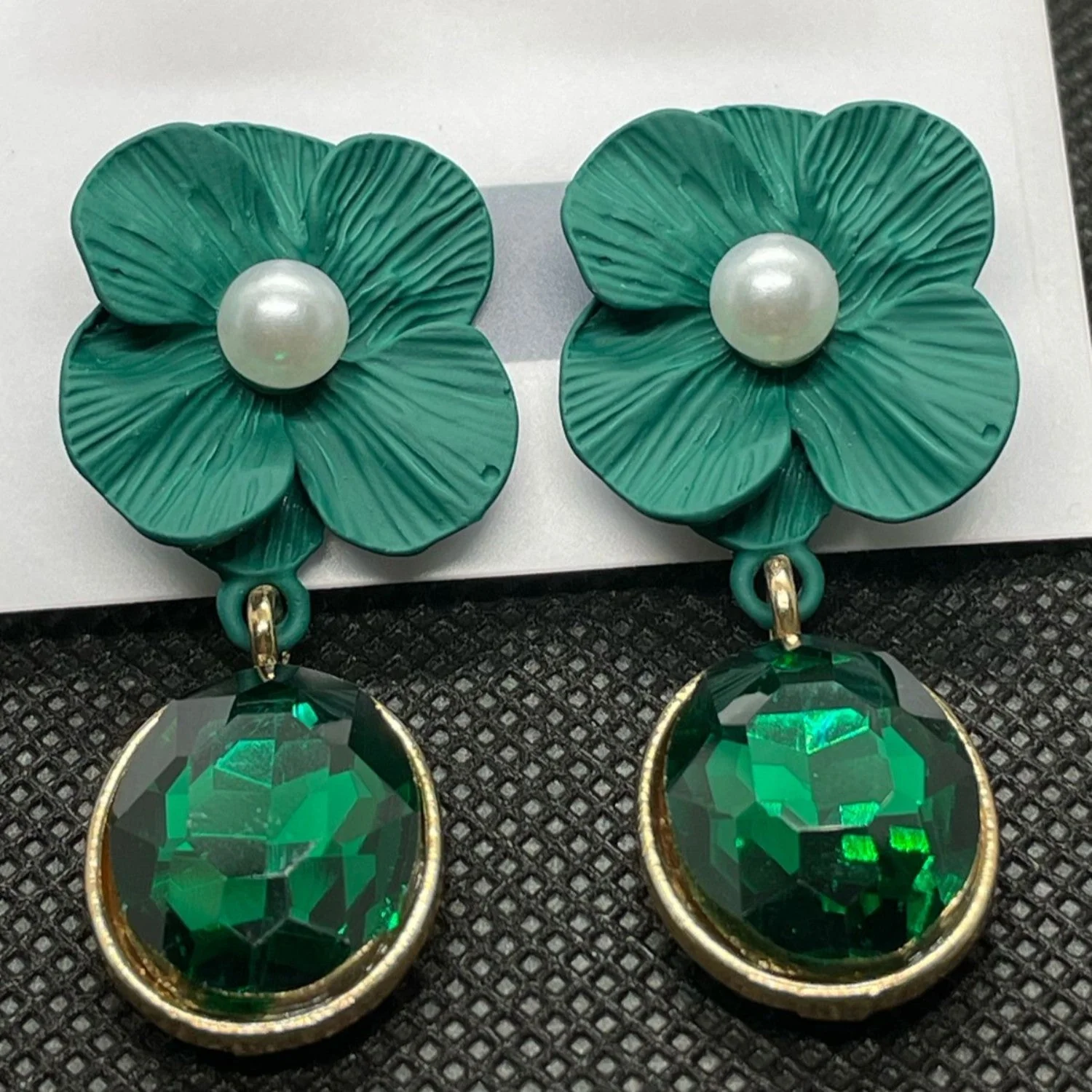 500- Green Floral Stud