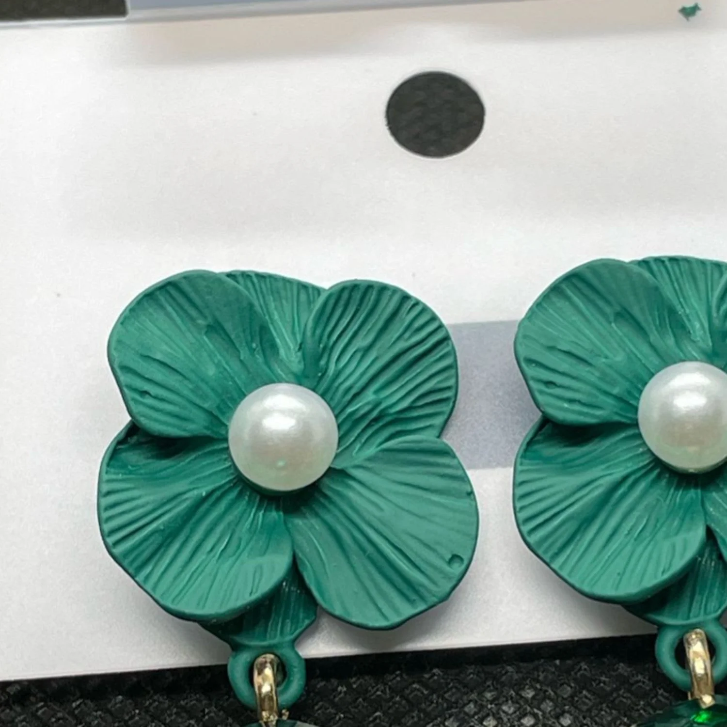 500- Green Floral Stud