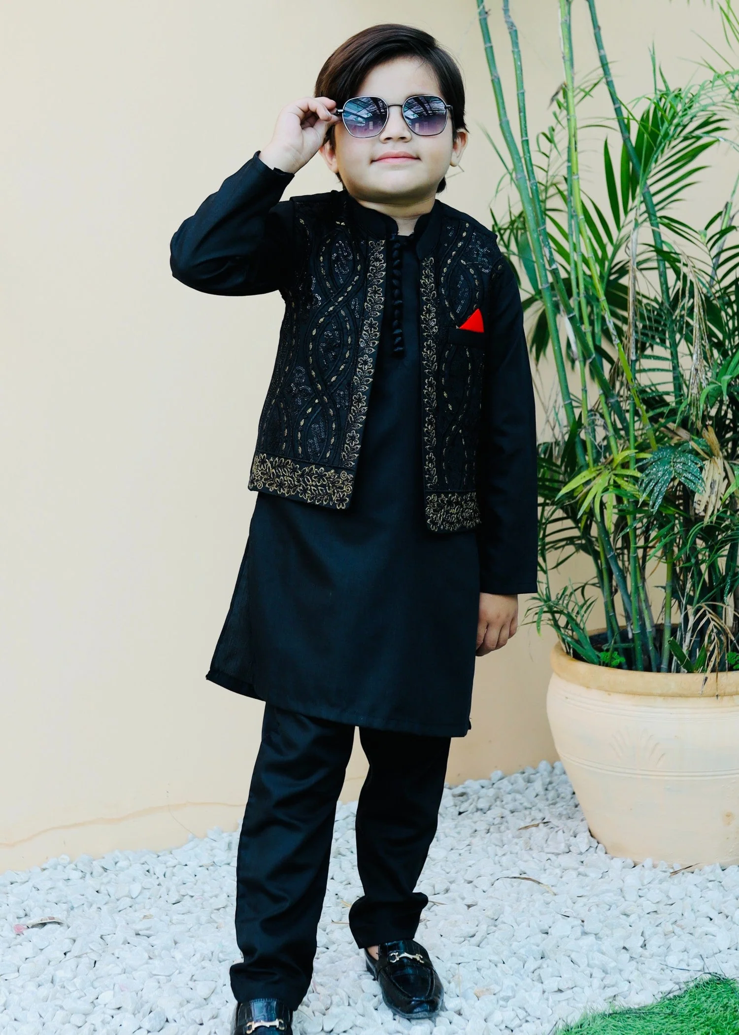 Black Waistcoat Suit AHW 008 4 Black Waistcoat Suit AHW 008