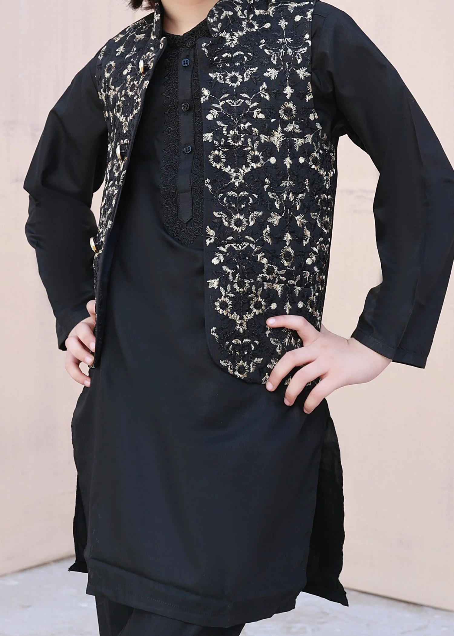 Leaf Black Embroidered Waistcoat Suit - V26
